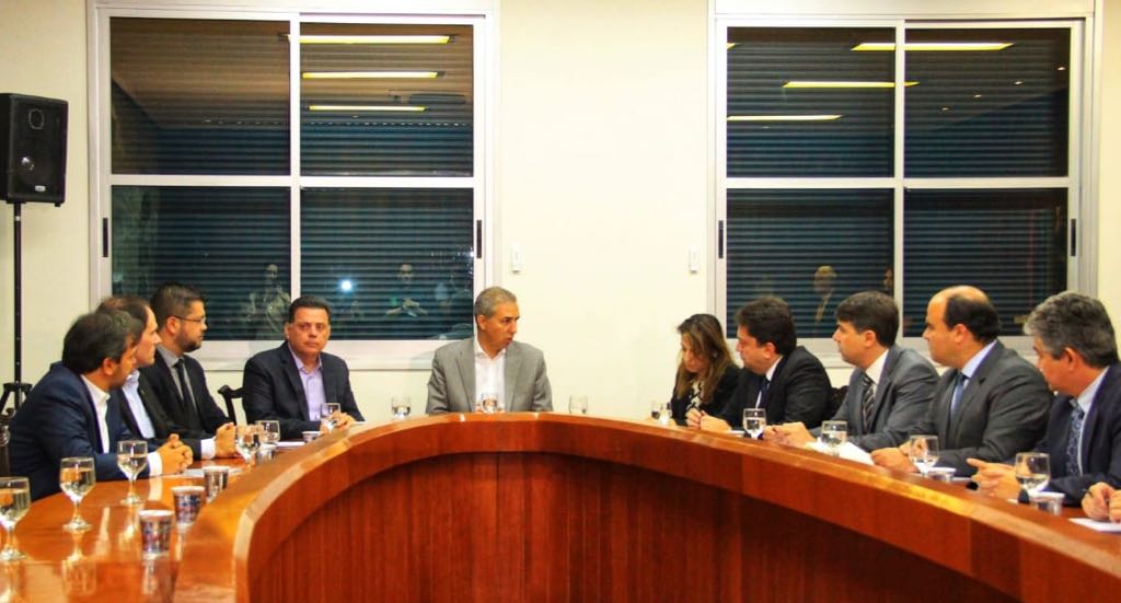 Governo e BRF firmam compromisso para retomada de investimentos Governo e BRF firmam compromisso para retomada de investimentos