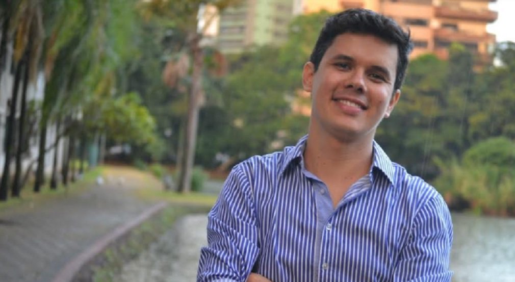 Candidato, PRF se diz perseguido por ser gay e defender liberdades Candidato, PRF se diz perseguido por ser gay e defender liberdades