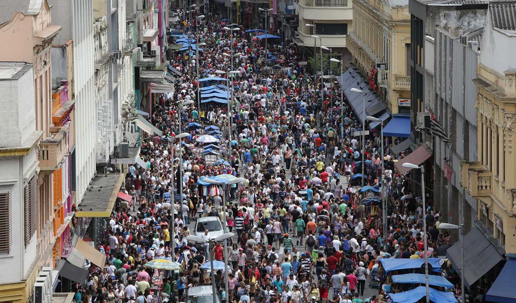 Alta densidade: 57% da população brasileira vive em apenas 317 municípios Alta densidade: 57% da população brasileira vive em apenas 317 municípios