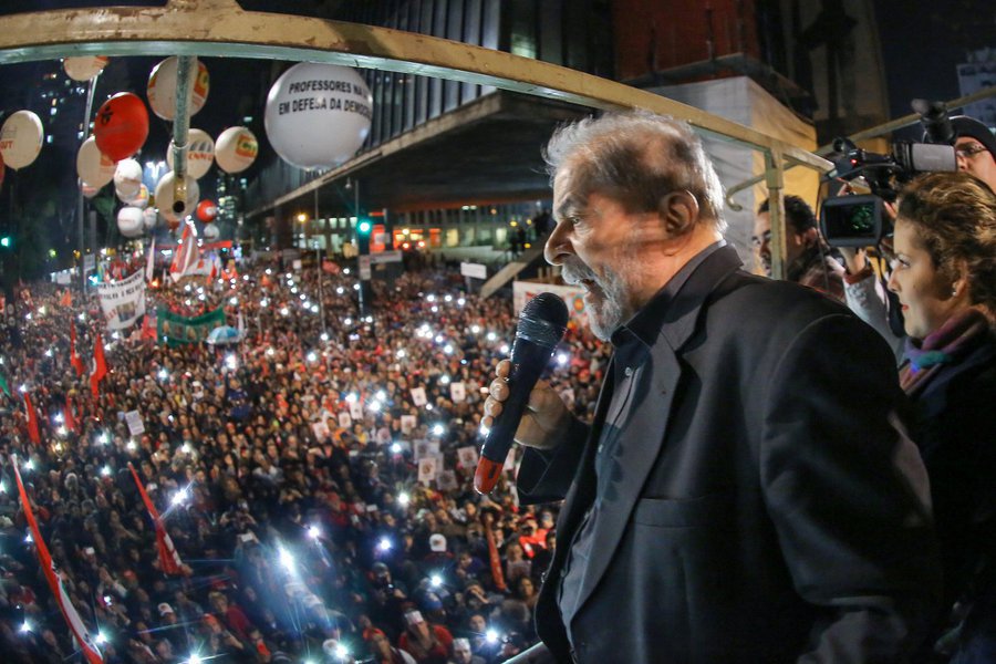 Lula pede liminar ao TSE para gravar programas para o horário eleitoral Lula pede liminar ao TSE para gravar programas para o horário eleitoral