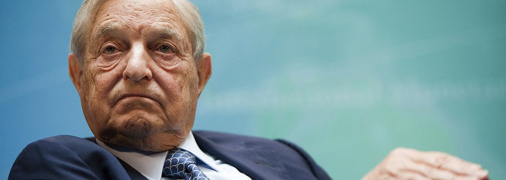 Soros, megainvestidor, comprou ações da Petrobras para subir preço de combustíveis (Foto: Joshua Roberts - Reuters) Soros, megainvestidor, comprou ações da Petrobras para subir preço de combustíveis