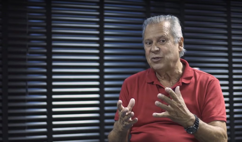José Dirceu lança sua biografia: ‘sempre achei uma brecha para lutar’ José Dirceu lança sua biografia: ‘sempre achei uma brecha para lutar’