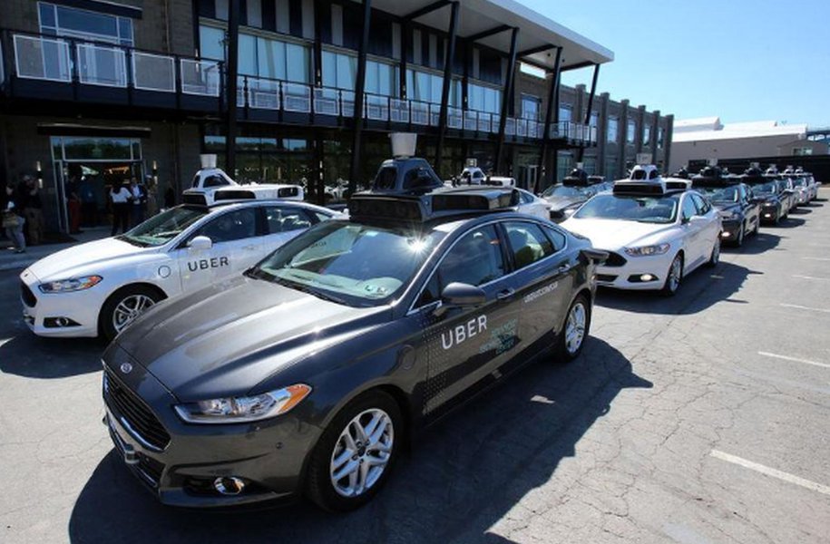 Toyota investirá US$ 500 milhões no Uber para desenvolver carros autônomos Toyota investirá US$ 500 milhões no Uber para desenvolver carros autônomos