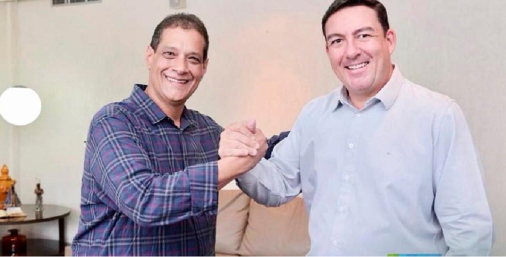 Vitti firma parceria e anuncia apoio a Armando Vergílio Vitti firma parceria e anuncia apoio a Armando Vergílio