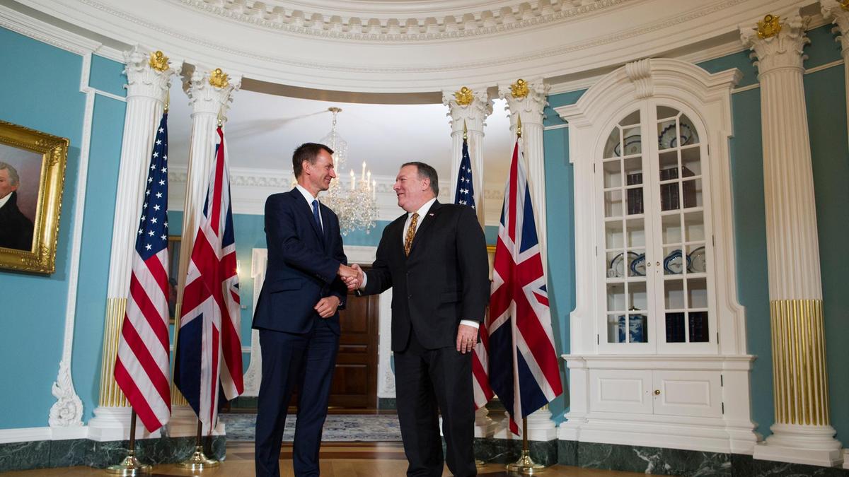 Em visita aos EUA, ministro britânico apoia sanções contra a Rússia Em visita aos EUA, ministro britânico apoia sanções contra a Rússia