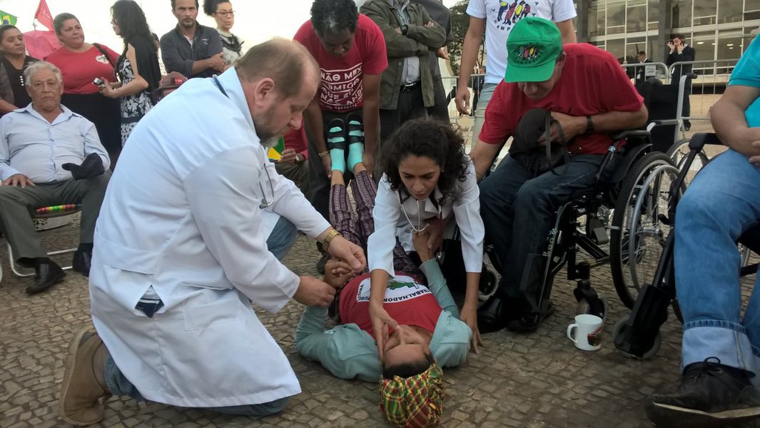 O silêncio dos cúmplices O silêncio dos cúmplices