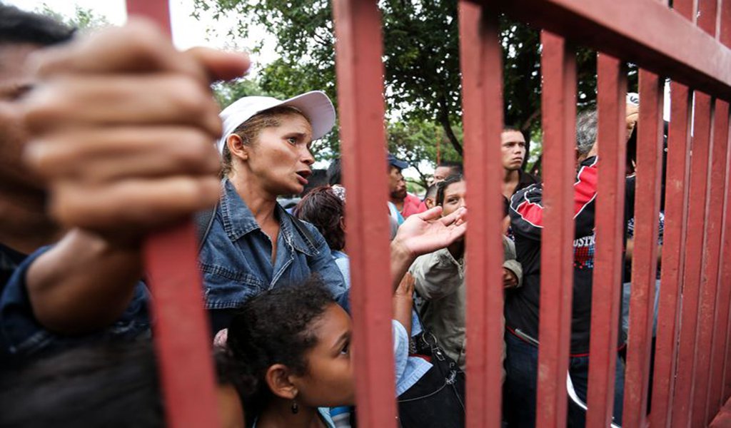 Ataques a venezuelanos são estimulados por programas policialescos de TV (Foto: Marcelo Camargo/Agência Brasil) Ataques a venezuelanos são estimulados por programas policialescos de TV