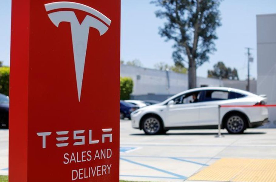 Pequenos investidores se preocupam com nível de informação sobre Tesla Pequenos investidores se preocupam com nível de informação sobre Tesla