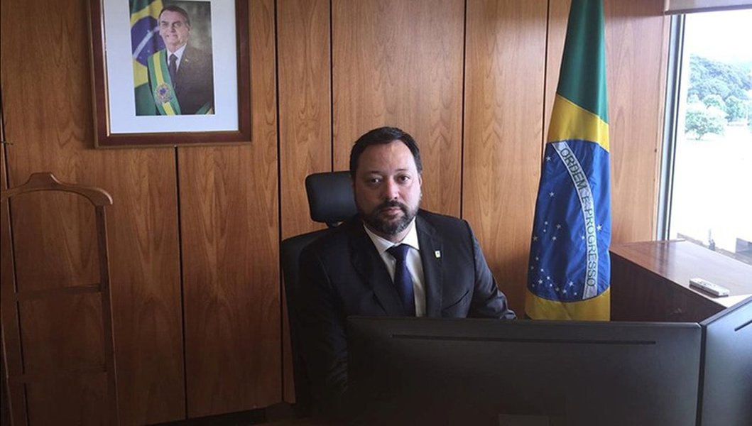 Novo presidente do Inep assume e já é o 4º ocupante do cargo Novo presidente do Inep assume e já é o 4º ocupante do cargo