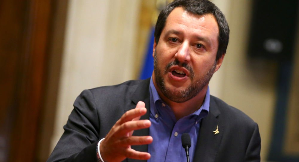 Salvini diz que Merkel e Macron 'arruinaram' a Europa (Foto: REUTERS / Tony Gentile) Salvini diz que Merkel e Macron 'arruinaram' a Europa