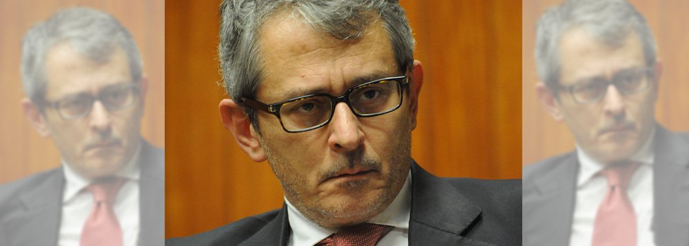 Morre Otavio Frias Filho, diretor de redação do jornal Folha de S. Paulo Morre Otavio Frias Filho, diretor de redação do jornal Folha de S. Paulo