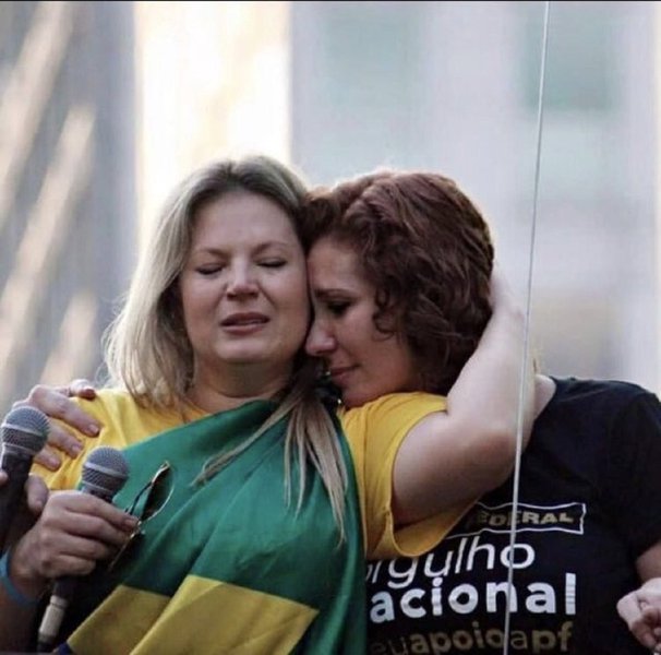 Joice Hasselmann e Carla Zambelli promovem briga pública nas redes sociais Joice Hasselmann e Carla Zambelli promovem briga pública nas redes sociais