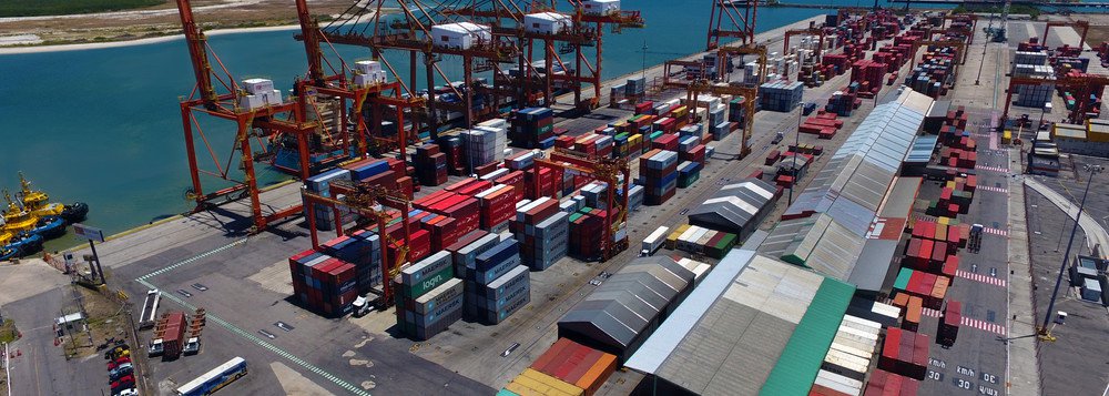 Balança comercial tem superávit de US$ 1,6 bi na terceira semana do mês (Foto: Usina de Filmes - Suape) Balança comercial tem superávit de US$ 1,6 bi na terceira semana do mês