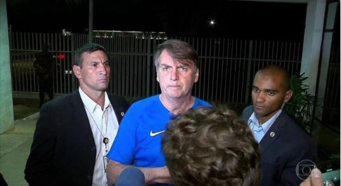 Bolsonaro volta a xingar estudantes: 'idiotas' (Foto: TV Globo) Bolsonaro volta a xingar estudantes: 'idiotas'