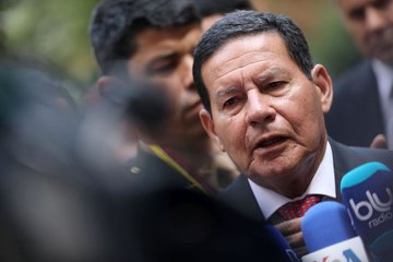 Mourão lamenta demissão de Santos Cruz: companheiro de todas as horas (Foto: Agência Brasil) Mourão lamenta demissão de Santos Cruz: companheiro de todas as horas