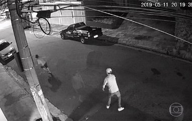 Suspeito de assassinar mendigo foi preso bêbado brandindo arma em bar e liberado Suspeito de assassinar mendigo foi preso bêbado brandindo arma em bar e liberado