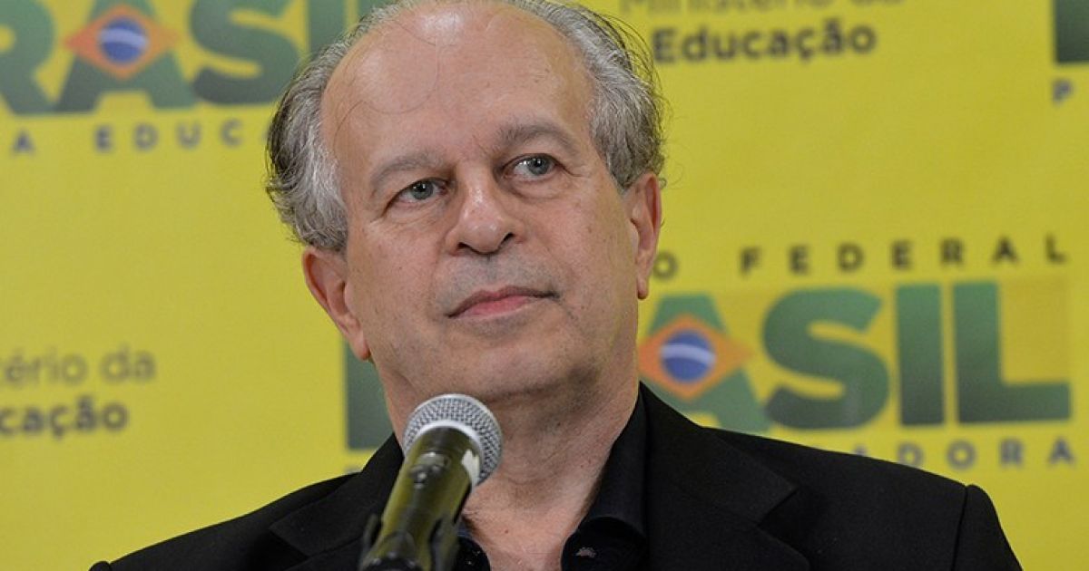 Janine critica ataques a Rui Costa, mas diz ser contra a cobrança nas públicas Janine critica ataques a Rui Costa, mas diz ser contra a cobrança nas públicas
