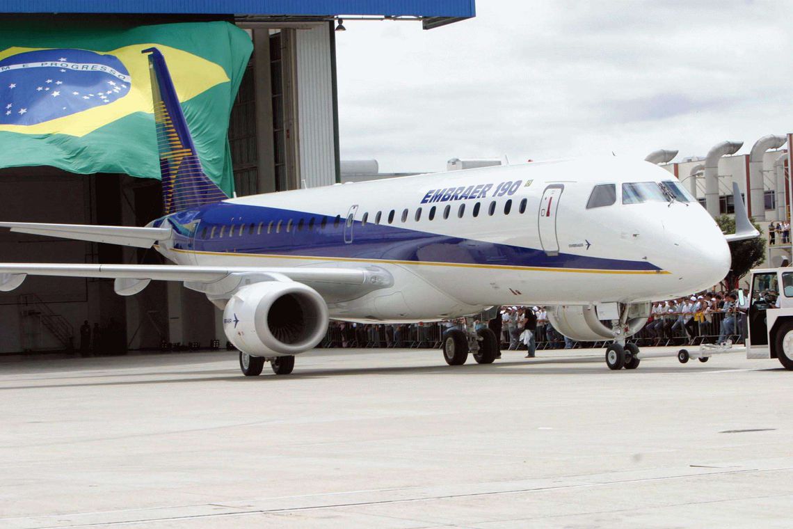 Venda da Embraer Comercial condenará área de Defesa, diz parecer da FAB Venda da Embraer Comercial condenará área de Defesa, diz parecer da FAB