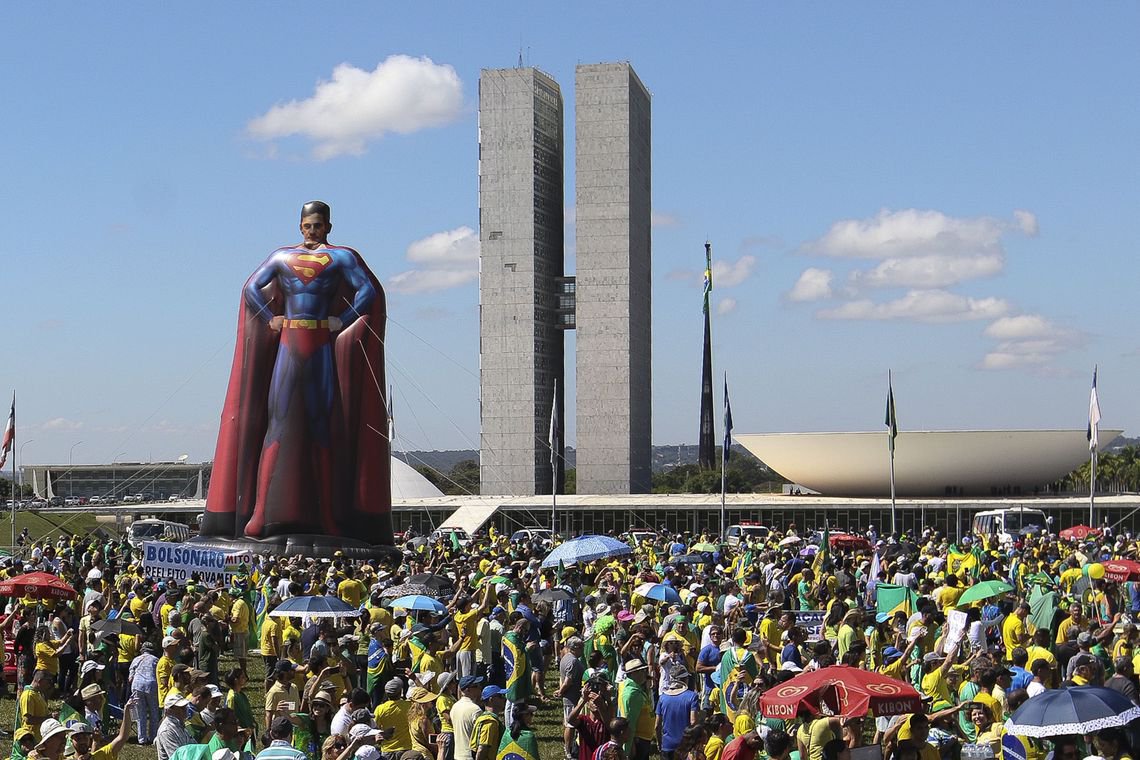 Manifestações não foram grandes o suficiente para Bolsonaro vencer crise Manifestações não foram grandes o suficiente para Bolsonaro vencer crise