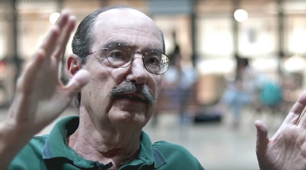 Paulo Arantes: 'depois dos cortes, virá a privatização do ensino' Paulo Arantes: 'depois dos cortes, virá a privatização do ensino'