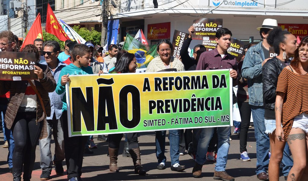 Para 43%, reforma da Previdência beneficiará os mais ricos Para 43%, reforma da Previdência beneficiará os mais ricos