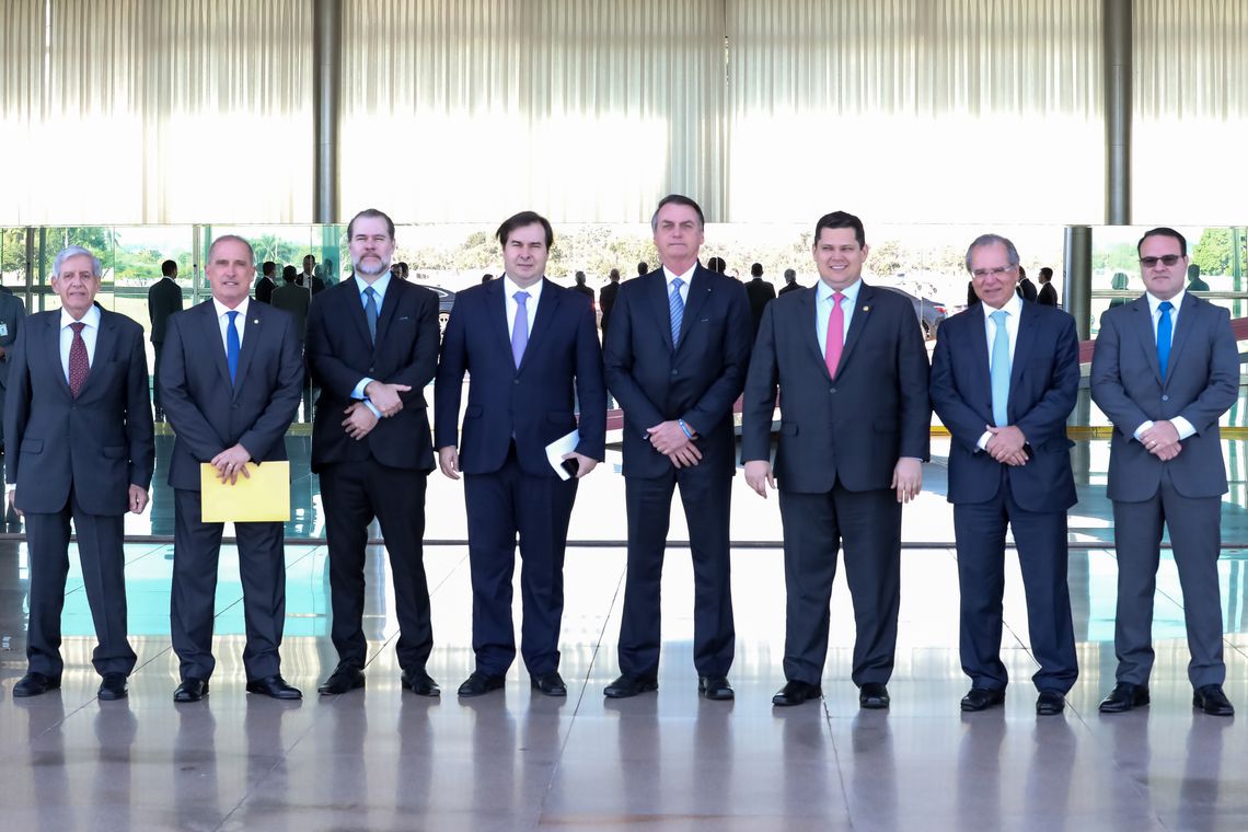 “Pacto entre poderes" é uma empulhação “Pacto entre poderes" é uma empulhação