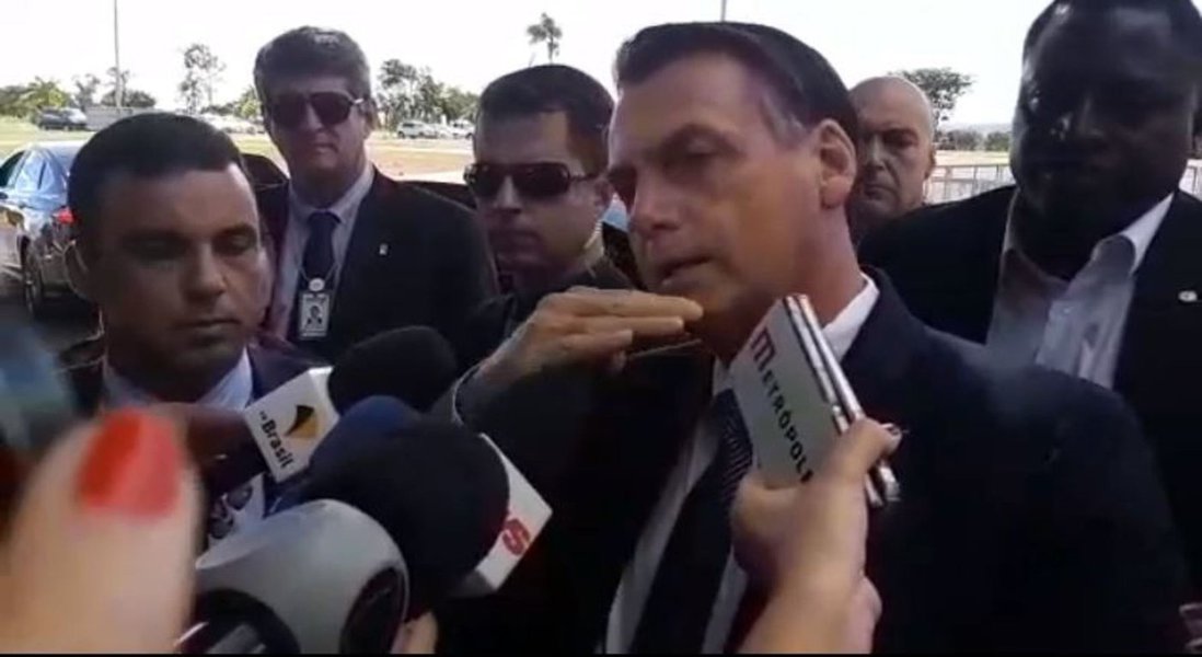 Depois de demitir três generais numa semana, Bolsonaro ameaça defenestrar Joaquim Levy (Foto: Reprodução) Depois de demitir três generais numa semana, Bolsonaro ameaça defenestrar Joaquim Levy