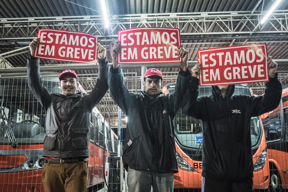 Greve geral começa forte e paralisa o País nesta sexta Greve geral começa forte e paralisa o País nesta sexta