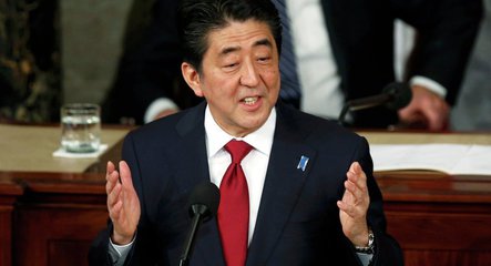 Primeiro-ministro do Japão quer reduzir tensão entre Irã e EUA Primeiro-ministro do Japão quer reduzir tensão entre Irã e EUA