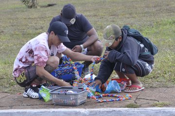 No Brasil, Ministério Público recebe 4,3 mil denúncias de trabalho infantil por ano (Foto: RENATO ARAUJOABr) No Brasil, Ministério Público recebe 4,3 mil denúncias de trabalho infantil por ano