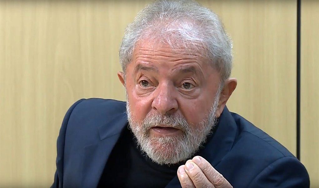 Lula: 'por que a Globo não me pede entrevista?' Lula: 'por que a Globo não me pede entrevista?'