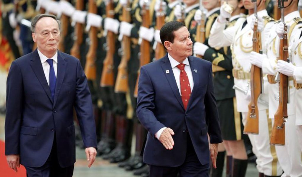 Mourão diz que país está aberto a investimento chinês dentro de regras brasileiras Mourão diz que país está aberto a investimento chinês dentro de regras brasileiras