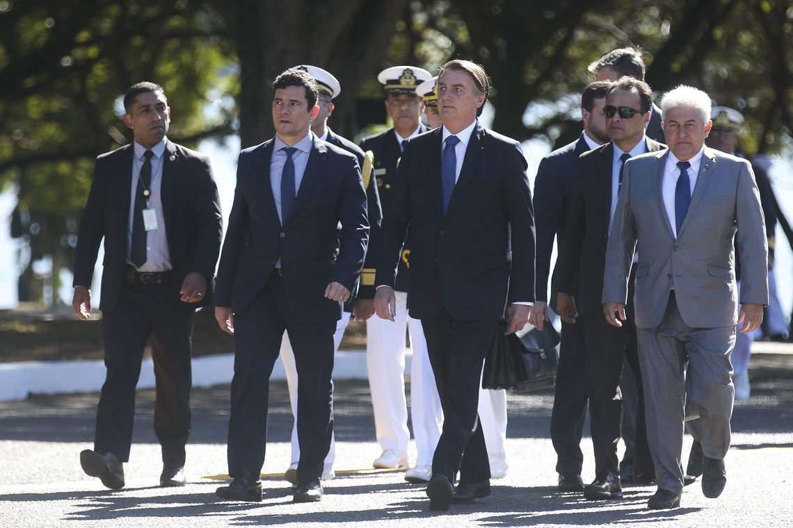 Bolsonaro volta a exaltar Moro, acusado de vários crimes (Foto: Antonio Cruz/ Agência Brasil) Bolsonaro volta a exaltar Moro, acusado de vários crimes