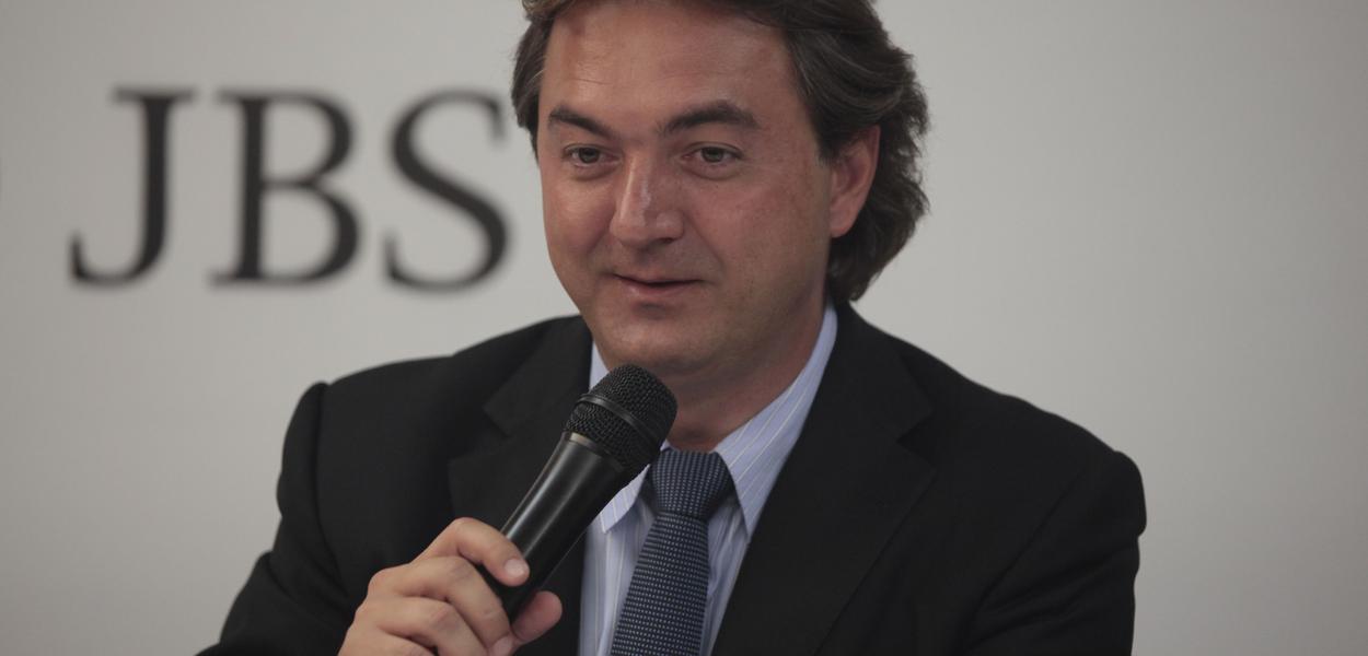 SÃO PAULO-SP, 14/03/2011 - ECONOMIA - JBS - PRESIDENTE; Coletiva com Joesley Batista, Presidente da JBS, sobre uma aquisição do Grupo fora do setor de carnes. A JBS é lider em carne bovina no mundo.
FOTO: AYRTON VIGNOLA/AE (Foto: AYRTON VIGNOLA) SÃO PAULO-SP, 14/03/2011 - ECONOMIA - JBS - PRESIDENTE; Coletiva com Joesley Batista, Presidente da JBS, sobre uma aquisição do Grupo fora do setor de carnes. A JBS é lider em carne bovina no mundo.
FOTO: AYRTON VIGNOLA/AE