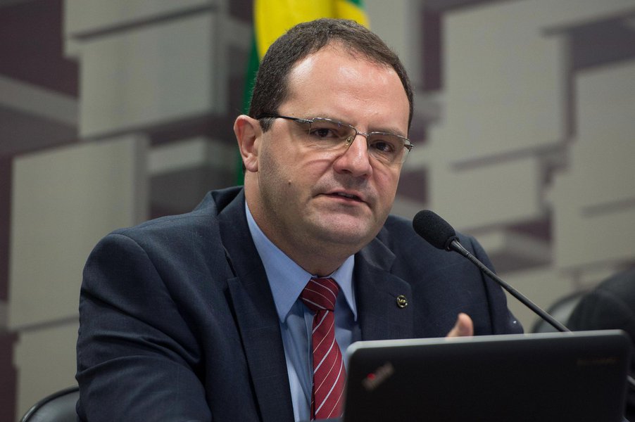 Ex-ministro de Dilma diz que é necessário furar o teto de gastos (Foto: Foto: Marcelo Camargo/Agência B) www.brasil247.com - Ex-ministro de Dilma diz que é necessário furar o teto de gastos
