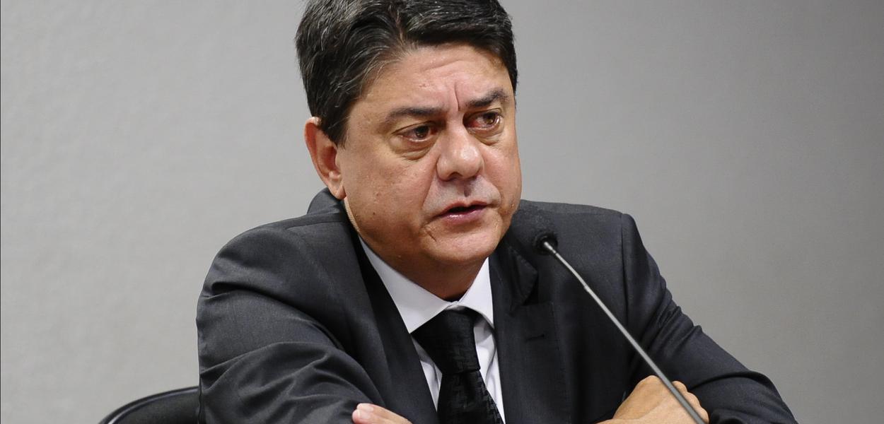 Sala de comissões do Senado durante Subcomissão da Memória Verdade e Justiça.
Audiência Pública para debater a implementação das recomendações que constarão no Relatório Final da Comissão Nacional da Verdade, e lançamento do livro "Um Homem Torturado: Nos Passos de Frei Tito de Alencar". Com a participação da Comissão de Direitos Humanos e Minorias e da Comissão de Constituição e Justiça e de Cidadania, ambas da Câmara dos Deputados.
à mesa, representante da Comissão da Verdade e Justiça do Estado do Rio de Janeiro, Wadih Damous.
Foto: Edilson Rodrigues/Agência Senado
(Foto: Edilson Rodrigues) Sala de comissões do Senado durante Subcomissão da Memória Verdade e Justiça.
Audiência Pública para debater a implementação das recomendações que constarão no Relatório Final da Comissão Nacional da Verdade, e lançamento do livro "Um Homem Torturado: Nos Passos de Frei Tito de Alencar". Com a participação da Comissão de Direitos Humanos e Minorias e da Comissão de Constituição e Justiça e de Cidadania, ambas da Câmara dos Deputados.
à mesa, representante da Comissão da Verdade e Justiça do Estado do Rio de Janeiro, Wadih Damous.
Foto: Edilson Rodrigues/Agência Senado