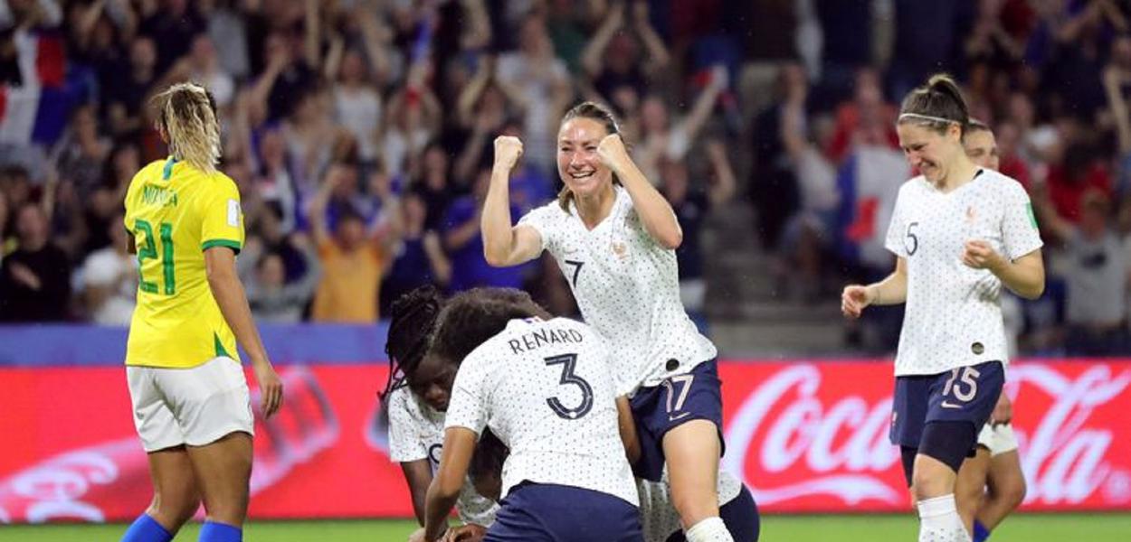 Brasil joga com garra, mas é eliminado pela França nas oitavas Brasil joga com garra, mas é eliminado pela França nas oitavas