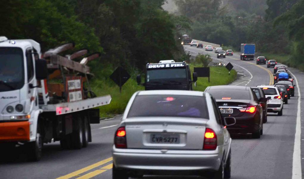 Número de mortes nas estradas de SP cai 44% no feriado (Foto: Nilton Cardin) Número de mortes nas estradas de SP cai 44% no feriado
