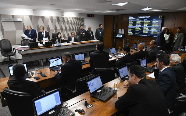 Comissão de Constituição, Justiça e Cidadania (CCJ) realiza reunião com 26 itens. Entre eles, o PLC 27/2017 que estabelece medidas de combate à impunidade, à corrupção.\r\rMesa:\rpresidente da CCJ, senadora Simone Tebet (MDB-MS);\rsenador Weverton (PDT-MA).\r\rFoto: Marcos Oliveira/Agência Senado (Foto: Marcos Oliveira) Comissão de Constituição, Justiça e Cidadania (CCJ) realiza reunião com 26 itens. Entre eles, o PLC 27/2017 que estabelece medidas de combate à impunidade, à corrupção.\r\rMesa:\rpresidente da CCJ, senadora Simone Tebet (MDB-MS);\rsenador Weverton (PDT-MA).\r\rFoto: Marcos Oliveira/Agência Senado