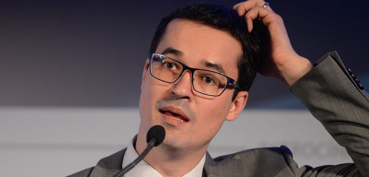 Rio de Janeiro - Procurador do Ministério Público Federal e coordenador da força tarefa da Operação Lava Jato, Deltan Dallagnol, fala no Congresso da Associação Brasileira de Private Equity & Venture Capital (Fernando Frazão/Agência Brasil) (Foto: Fernando Frazão/Agência Brasil) Rio de Janeiro - Procurador do Ministério Público Federal e coordenador da força tarefa da Operação Lava Jato, Deltan Dallagnol, fala no Congresso da Associação Brasileira de Private Equity & Venture Capital (Fernando Frazão/Agência Brasil)
