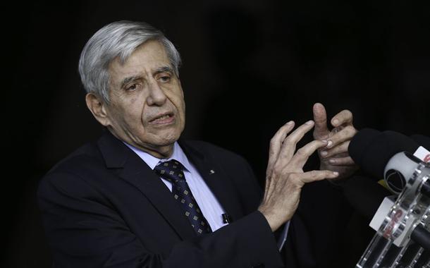 O general da reserva Augusto Heleno, indicado para ministro-chefe do Gabinete de Segurança Institucional (GSI), fala à imprensa no Centro Cultural Banco do Brasil (CCBB), em BrasÃlia, onde funciona o gabinete de transição de governo. (Foto: Fabio Rodrigues Pozzebom/ABR) O general da reserva Augusto Heleno, indicado para ministro-chefe do Gabinete de Segurança Institucional (GSI), fala à imprensa no Centro Cultural Banco do Brasil (CCBB), em BrasÃlia, onde funciona o gabinete de transição de governo.