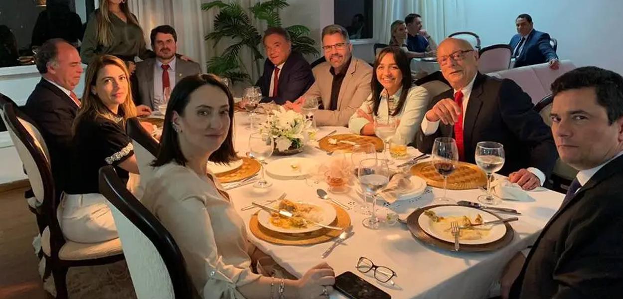 Sérgio Moro, durante jantar com senadores após a aprovação, no Senado, da criminalização do abuso de autoridade (Foto: Divulgação) Sérgio Moro, durante jantar com senadores após a aprovação, no Senado, da criminalização do abuso de autoridade