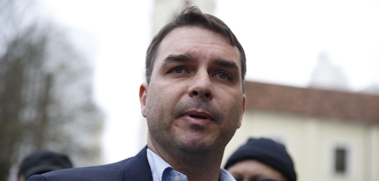 Flávio Bolsonaro tenta de novo bloquear investigação na Justiça (Foto: Tânia Rêgo - ABR) Flávio Bolsonaro tenta de novo bloquear investigação na Justiça