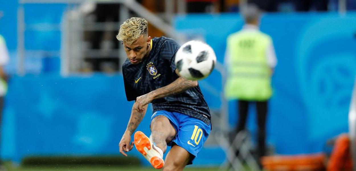 Neymar Jr., jogador da Seleção Brasileira e do Paris Saint-Germain, em treino (Foto: Darren Staples/REUTERS) Neymar Jr., jogador da Seleção Brasileira e do Paris Saint-Germain, em treino
