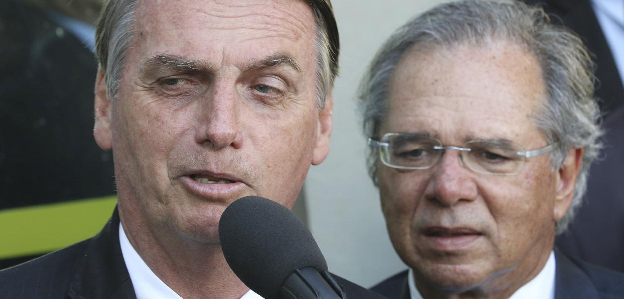 O presidente Jair Bolsonaro fala à imprensa após reunião com o ministro da Economia, Paulo Guedes, no ministério. (Foto: Fabio Rodrigues Pozzebom/ABR) O presidente Jair Bolsonaro fala à imprensa após reunião com o ministro da Economia, Paulo Guedes, no ministério.