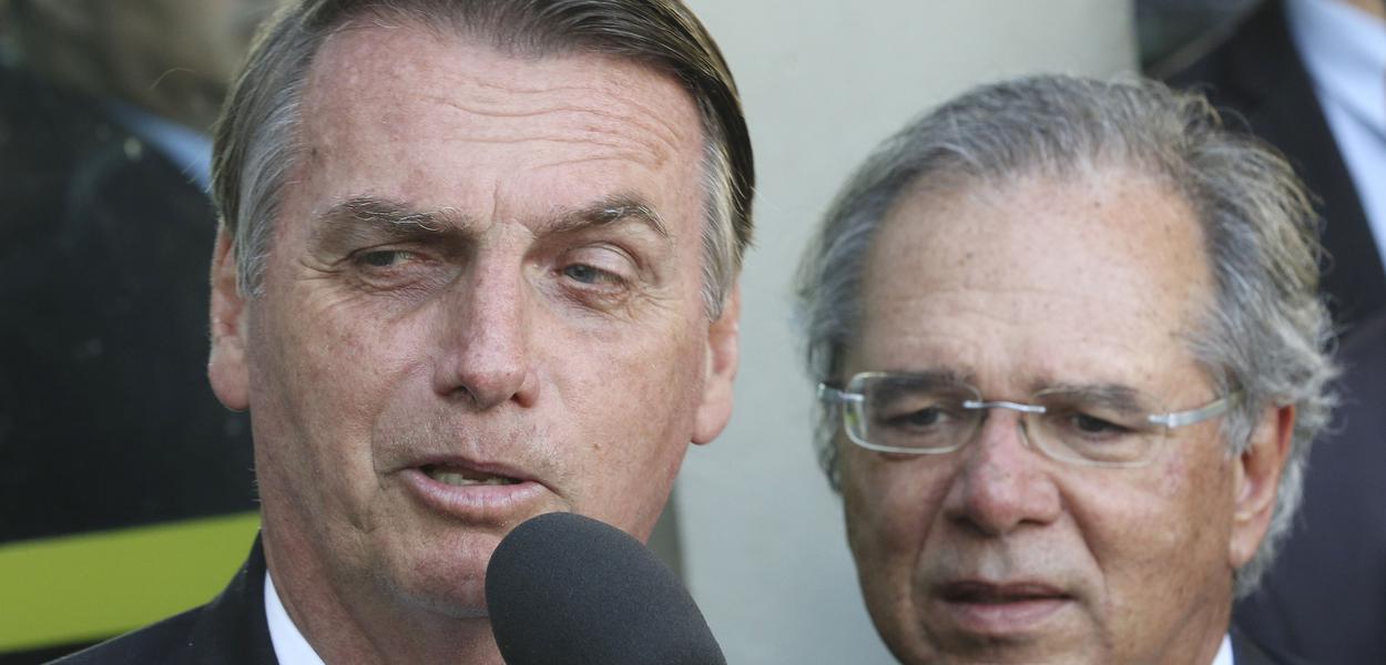 O presidente Jair Bolsonaro fala à imprensa após reunião com o ministro da Economia, Paulo Guedes, no ministério. (Foto: Fabio Rodrigues Pozzebom/ABR) www.brasil247.com - O presidente Jair Bolsonaro fala à imprensa após reunião com o ministro da Economia, Paulo Guedes, no ministério.