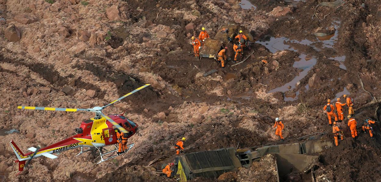 Equipes de resgate atuam na área atingida pelo rompimento de barragem em Brumadinho (MG) (Foto: REUTERS/Washington Alves) Equipes de resgate atuam na área atingida pelo rompimento de barragem em Brumadinho (MG)