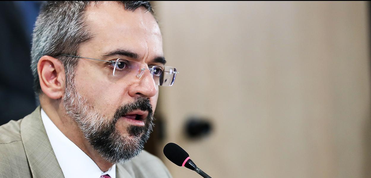 (BrasÃlia - DF, 25/04/2019) Reunião com Abraham Weintraub, Ministro de Estado da Educação e equipe.
Foto: Marcos Corrêa/PR (BrasÃlia - DF, 25/04/2019) Reunião com Abraham Weintraub, Ministro de Estado da Educação e equipe.
Foto: Marcos Corrêa/PR
