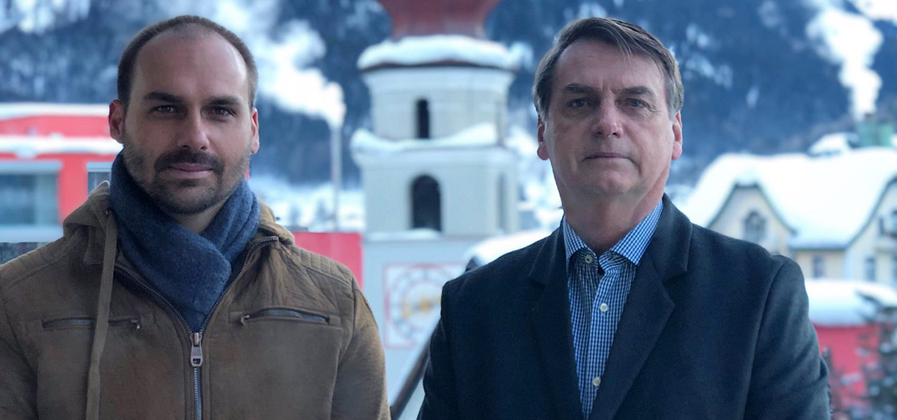 Eduardo Bolsonaro e Jair Bolsonaro (Foto: Reprodução) Eduardo Bolsonaro e Jair Bolsonaro