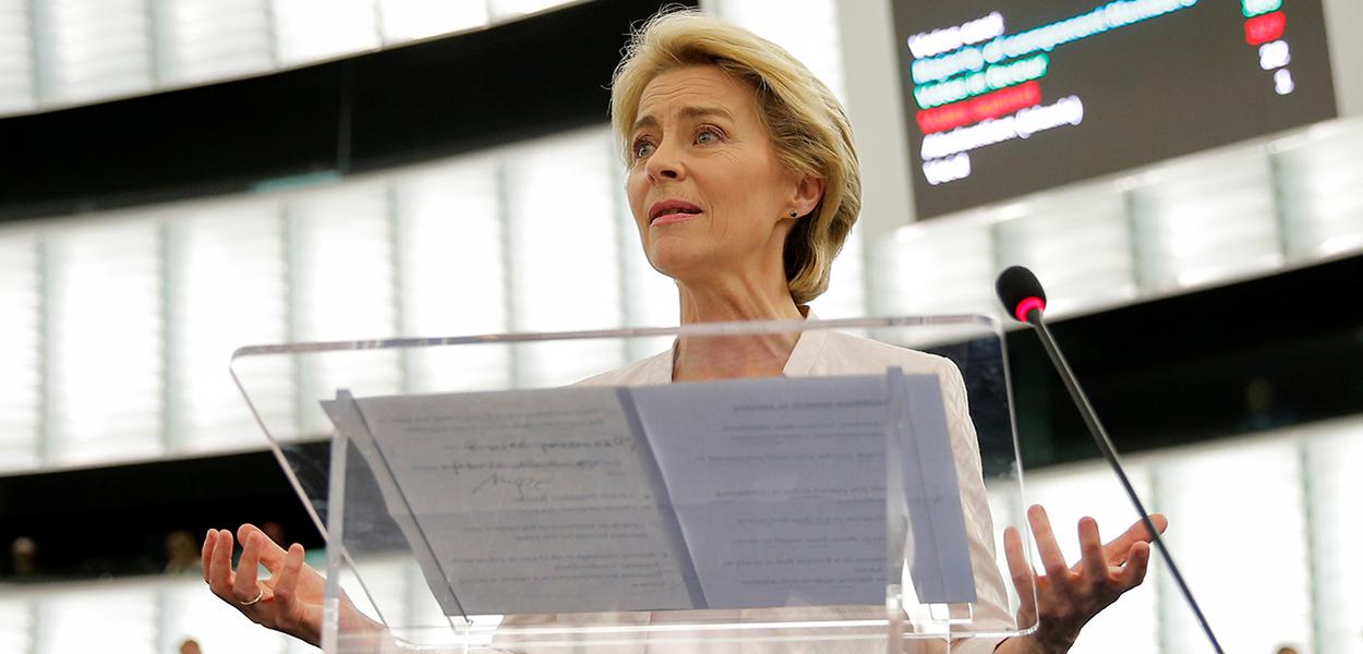 Ursula von der Leyen discursa no Parlamento Europeu. (Foto: REUTERS/Vincent Kessler) Ursula von der Leyen discursa no Parlamento Europeu.